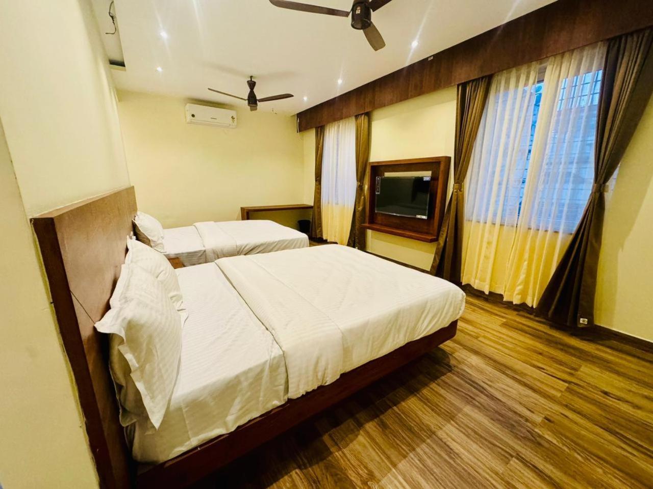 S K Legacy Hotel Mysuru Zewnętrze zdjęcie