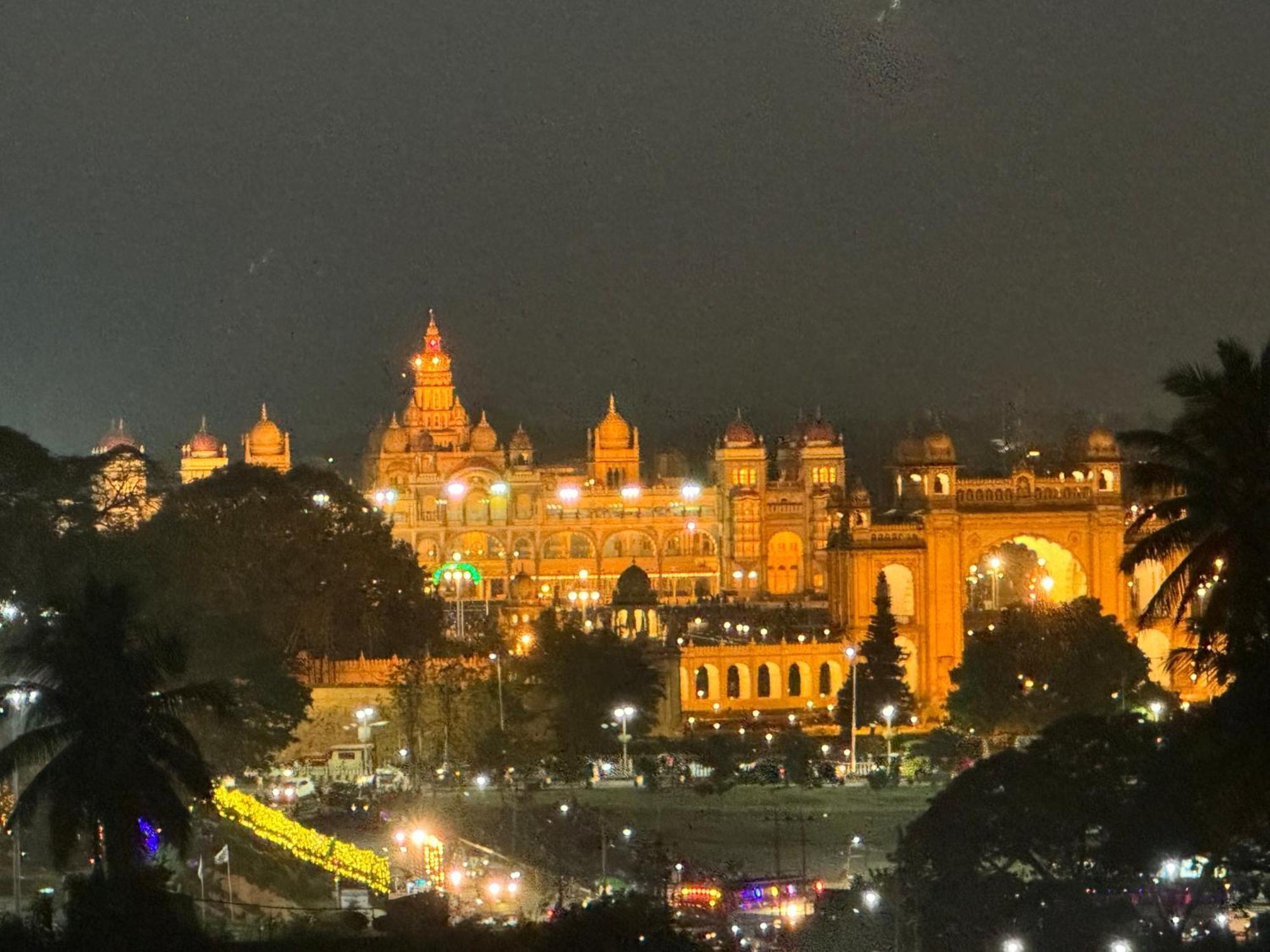 S K Legacy Hotel Mysuru Zewnętrze zdjęcie